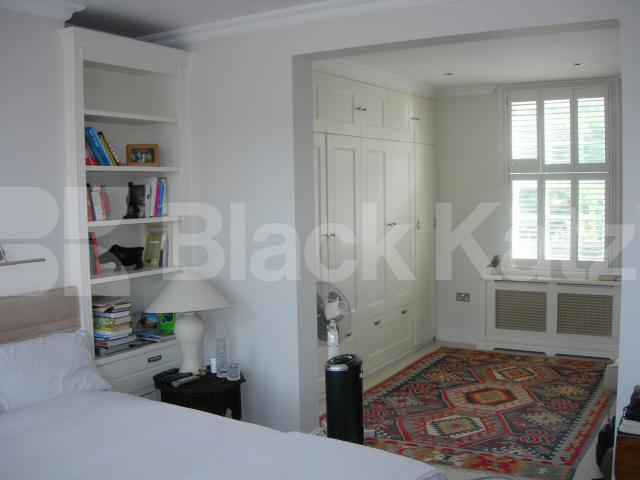 			4 Bedroom, 1 bath, 1 reception House			 Landsdowne Way, Stockwell/Vauxhall
